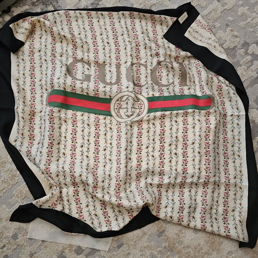 Authentic Gucci Silk Rose Print Logo Scarf